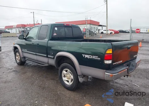 2000 Toyota Tundra Ltd V8 z USA, uszkodzony, nr VIN 5TBBT4819YS029700